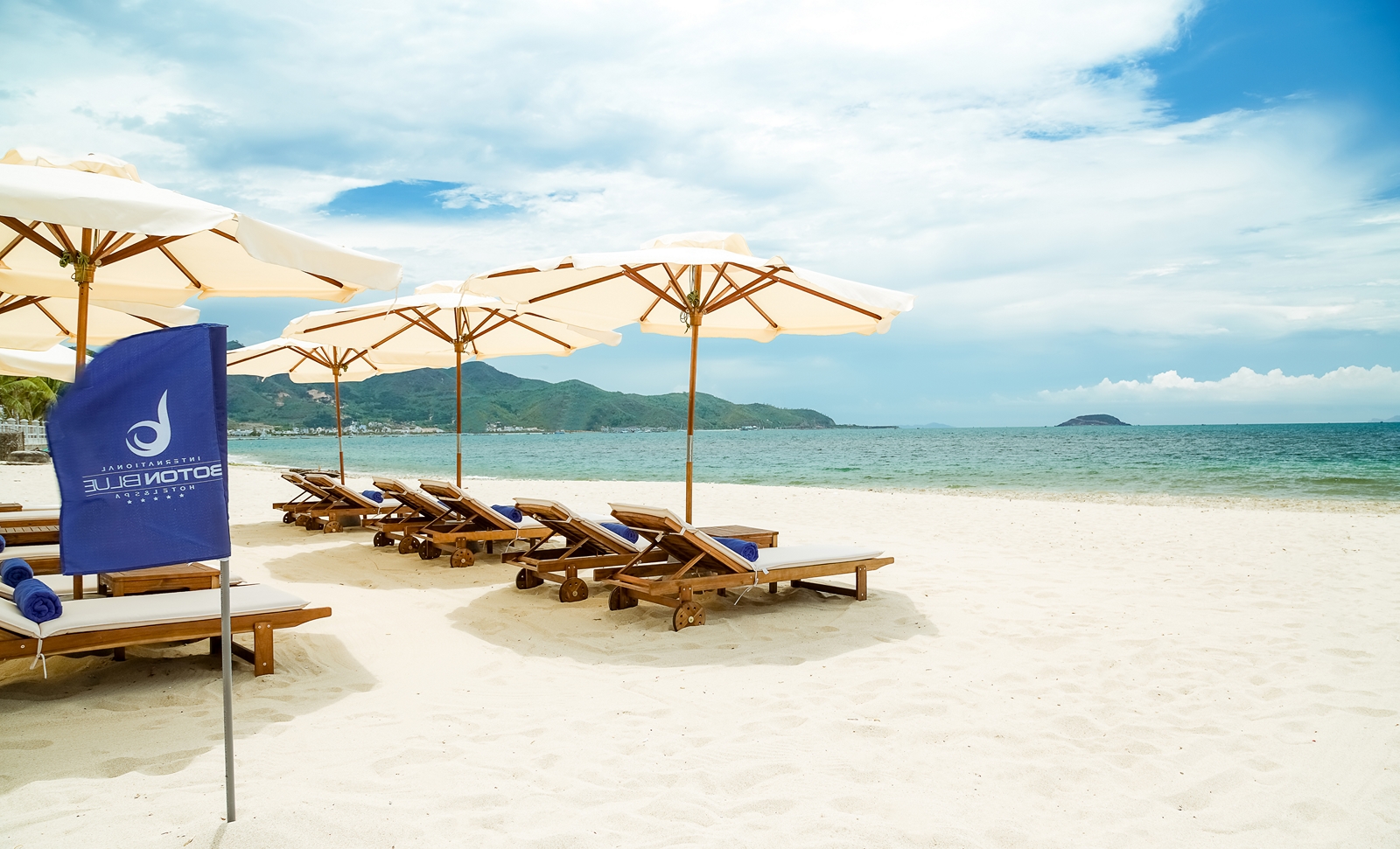 Voucher 2N1Đ Royal Beach Boton Blue Nha Trang 5* chỉ 675k/người